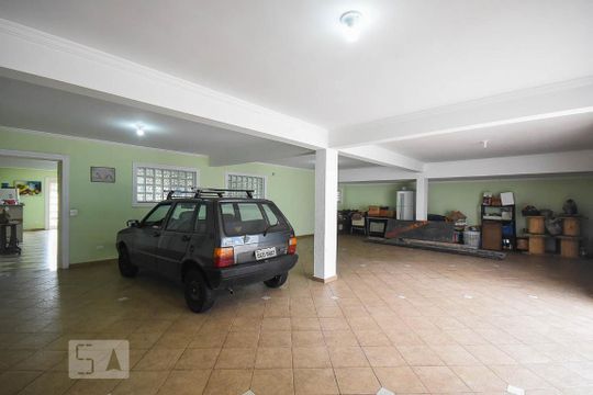 Garagem de casa para alugar com 5 quartos, 350m² em Jardim Londrina, São Paulo