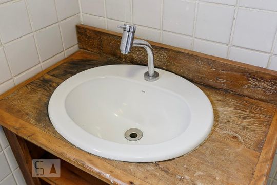 Pia de apartamento à venda com 2 quartos, 67m² em Vila Madalena, São Paulo