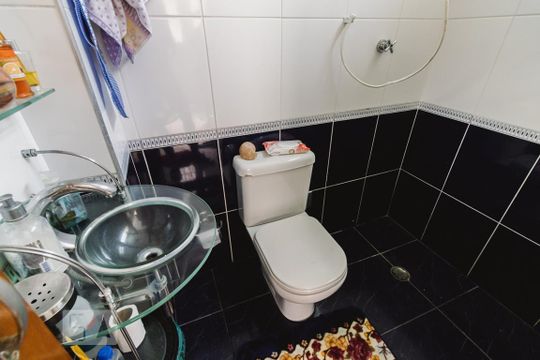 Banheiro 1 de casa à venda com 2 quartos, 150m² em Barra Funda, São Paulo