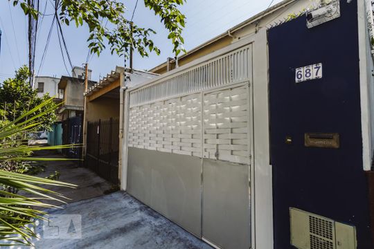 Fachada de casa à venda com 2 quartos, 150m² em Barra Funda, São Paulo