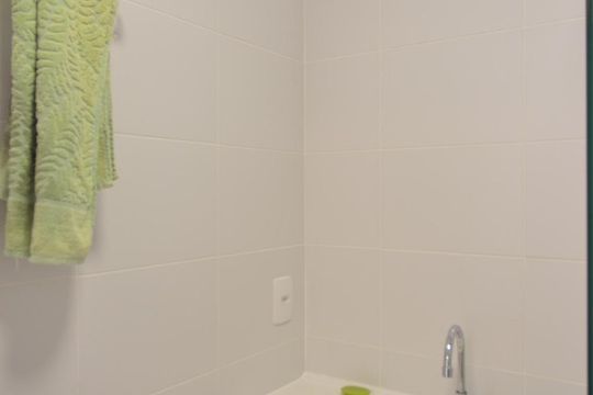Banheiro de kitnet/studio à venda com 1 quarto, 26m² em Brás, São Paulo