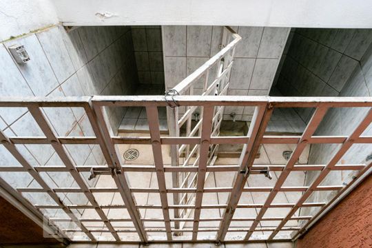 Canil de casa à venda com 3 quartos, 150m² em Vila Romero, São Paulo
