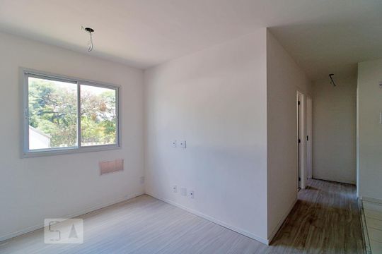 Apartamento para alugar com 2 quartos, 40m² em Parque Maria Helena, São Paulo