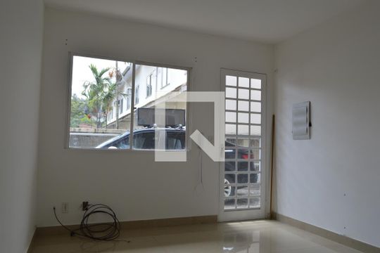 Casa à venda com 2 quartos, 55m² em Taquara, Rio de Janeiro