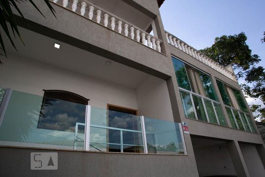 Fachada de casa à venda com 4 quartos, 378m² em Santa Amélia, Belo Horizonte
