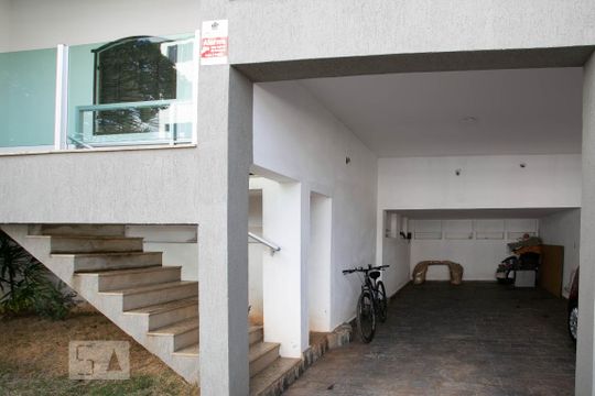 Garagem de casa à venda com 4 quartos, 378m² em Santa Amélia, Belo Horizonte