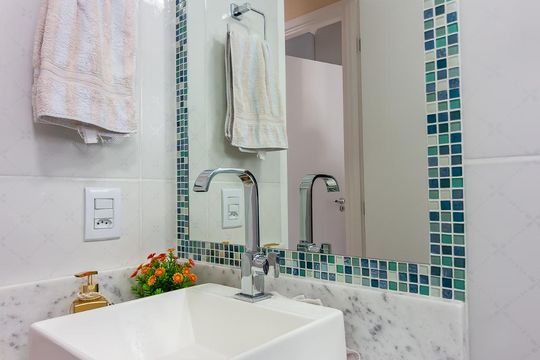 Banheiro de apartamento à venda com 2 quartos, 47m² em Padroeira, Osasco