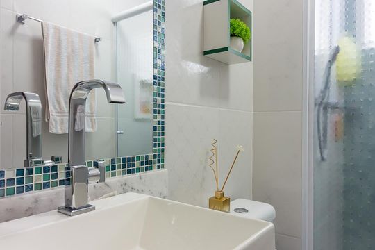 Banheiro de apartamento à venda com 2 quartos, 47m² em Padroeira, Osasco