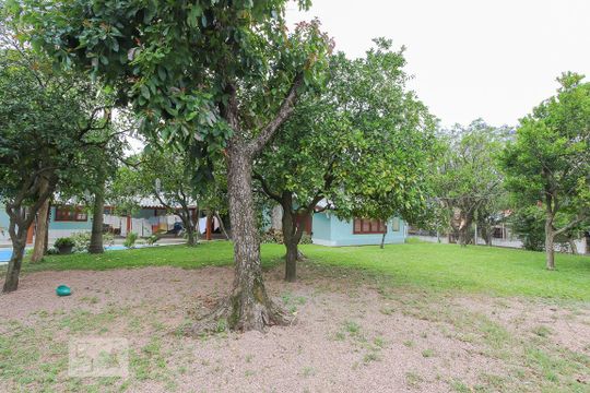 Quintal de casa à venda com 4 quartos, 600m² em Sarandi, Porto Alegre