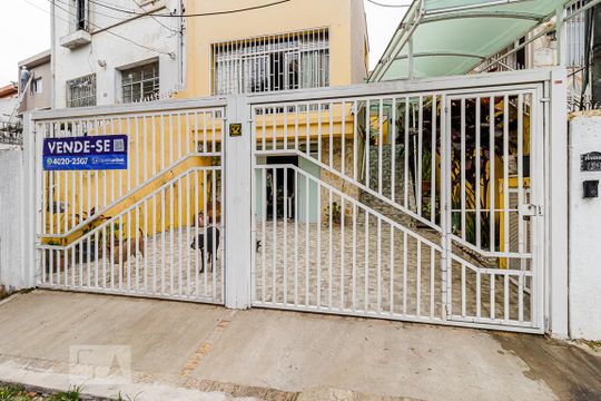 Fachada de casa à venda com 3 quartos, 225m² em Vila Mariana, São Paulo