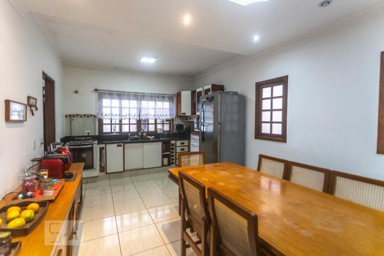 Cozinha de casa à venda com 4 quartos, 260m² em Alves Dias, São Bernardo do Campo