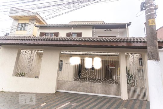 Fachada de casa à venda com 4 quartos, 260m² em Alves Dias, São Bernardo do Campo