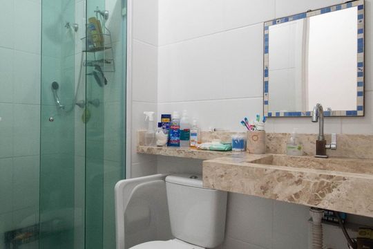 Banheiro de apartamento para alugar com 2 quartos, 47m² em Conceição, Osasco