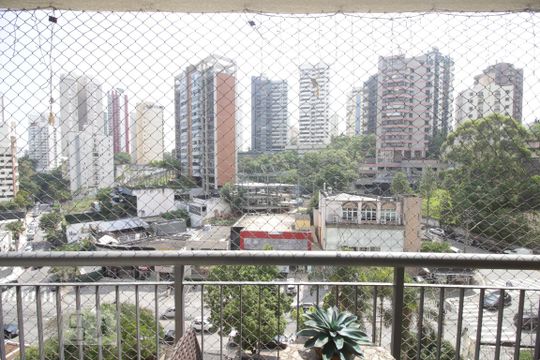 Vista da varanda de apartamento para alugar com 3 quartos, 73m² em Vila Andrade, São Paulo