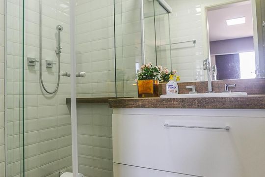 Banheiro Suite 2 de apartamento à venda com 2 quartos, 130m² em Jardim Bonfiglioli, São Paulo