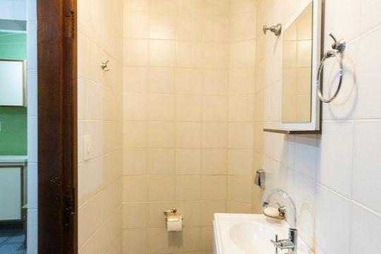 Banheiro de Serviço de casa à venda com 3 quartos, 211m² em Parque Terra Nova, São Bernardo do Campo