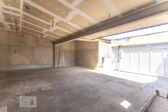 Garagem de casa à venda com 7 quartos, 580m² em Independência, São Bernardo do Campo