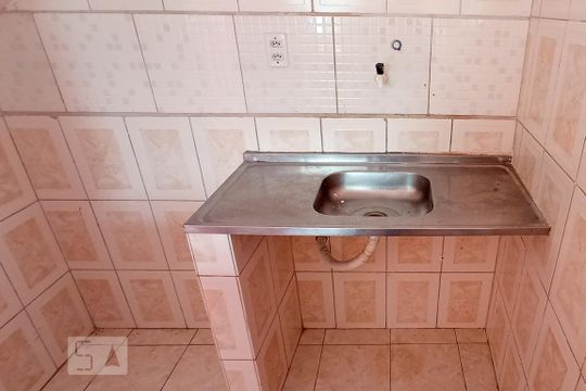 Cozinha de apartamento para alugar com 1 quarto, 30m² em Boca do Rio, Salvador