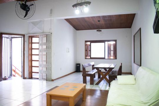 Copa de casa para alugar com 6 quartos, 288m² em Centro Histórico, Porto Alegre