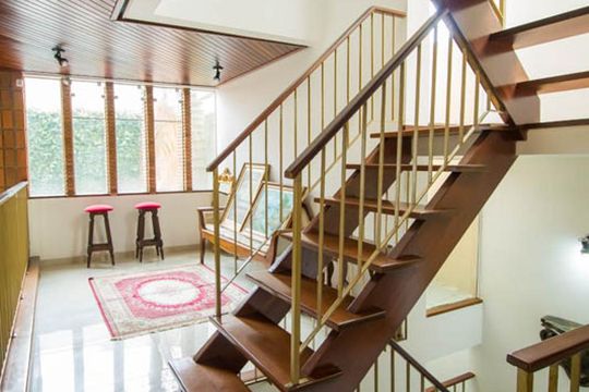 Escada de casa para alugar com 3 quartos, 300m² em Jardim Vila Mariana, São Paulo
