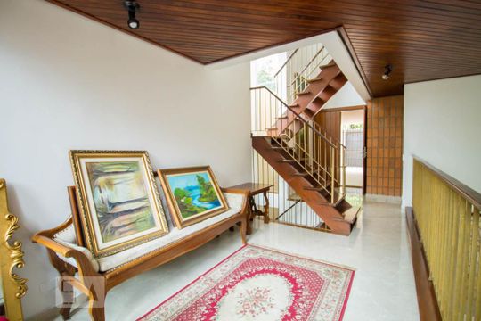 Entrada de casa para alugar com 3 quartos, 300m² em Jardim Vila Mariana, São Paulo