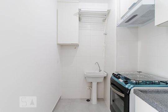 Cozinha e Área de Serviço de apartamento à venda com 2 quartos, 34m² em Cambuci, São Paulo