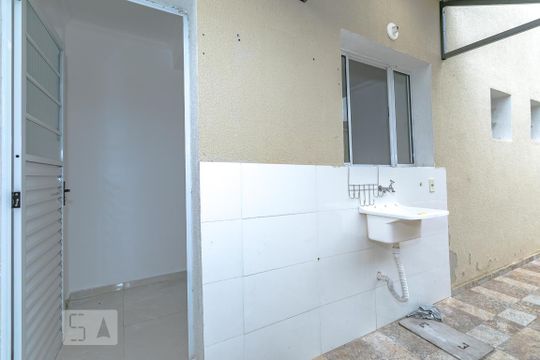 Área de Serviço de apartamento para alugar com 2 quartos, 100m² em Vila Nova Cintra, Mogi das Cruzes