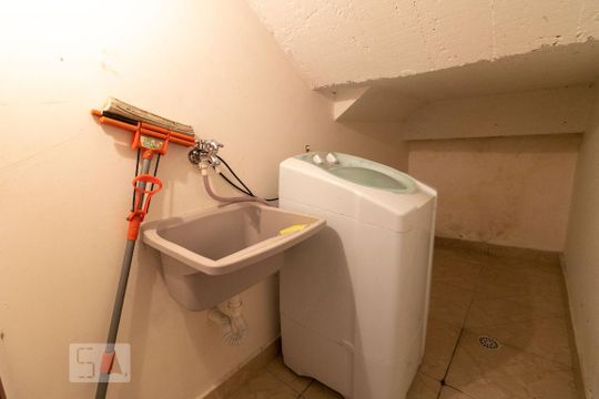 Área de Serviço de apartamento para alugar com 2 quartos, 55m² em Vila Guiomar, Santo André