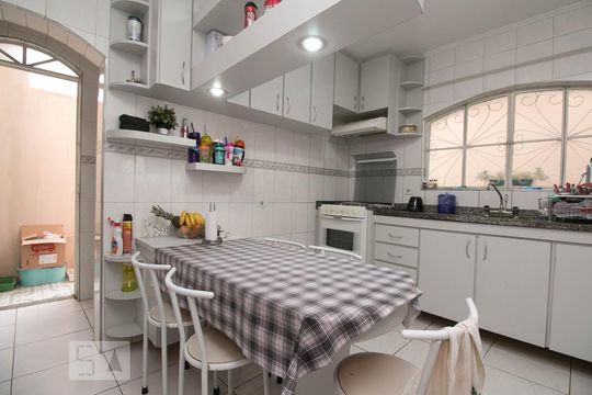 Cozinha de casa para alugar com 4 quartos, 290m² em Vila Carrão, São Paulo