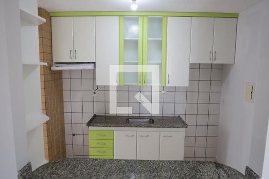 Cozinha  de apartamento para alugar com 2 quartos, 58m² em Residencial Eldorado, Goiânia