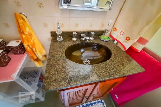 Banheiro de casa à venda com 2 quartos, 110m² em Chácara Belenzinho, São Paulo