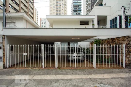 Fachada de casa à venda com 3 quartos, 270m² em Vila Olímpia, São Paulo