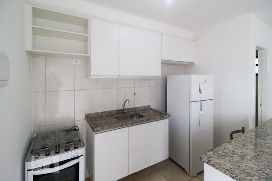 Cozinha de kitnet/studio para alugar com 1 quarto, 35m² em Vila São José, São Paulo