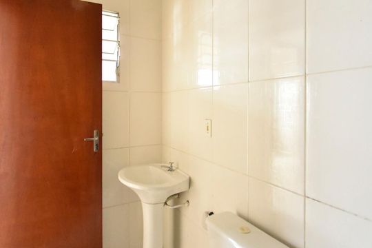 Banheiro de kitnet/studio para alugar com 1 quarto, 28m² em Brás, São Paulo