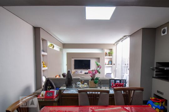 Sala de casa de condomínio à venda com 3 quartos, 178m² em Sítio da Figueira, São Paulo