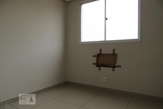 Quarto 1 de apartamento para alugar com 2 quartos, 47m² em Taquara, Rio de Janeiro