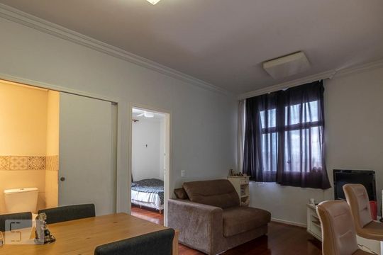 Sala de apartamento para alugar com 1 quarto, 40m² em Funcionários, Belo Horizonte