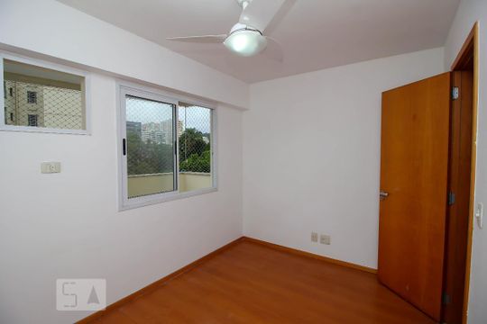 Quarto 1 de apartamento para alugar com 3 quartos, 84m² em Catete, Rio de Janeiro