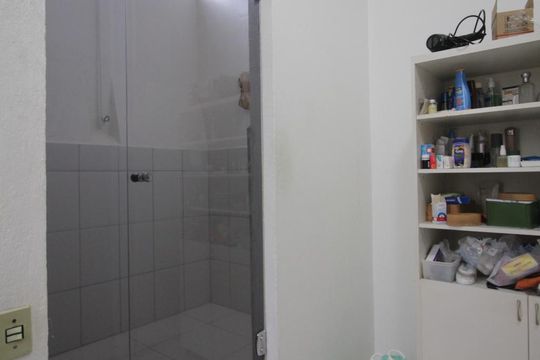 Banheiro da suíte 1 de casa à venda com 4 quartos, 250m² em Jardim Guedala, São Paulo