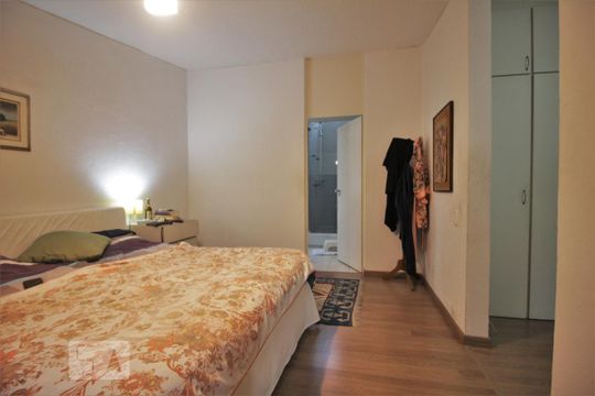 Suíte 1 de casa à venda com 4 quartos, 250m² em Jardim Guedala, São Paulo