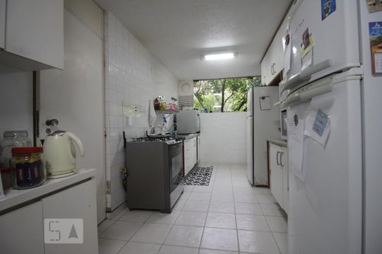 Cozinha de casa à venda com 4 quartos, 250m² em Jardim Guedala, São Paulo