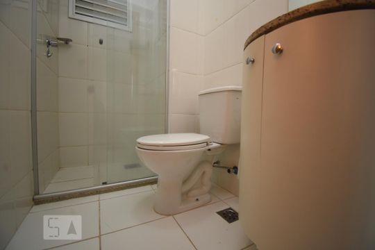 Banheiro 2 de apartamento para alugar com 2 quartos, 70m² em Sul (águas Claras), Brasília