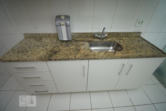 Cozinha - Armários de apartamento para alugar com 2 quartos, 70m² em Sul (águas Claras), Brasília