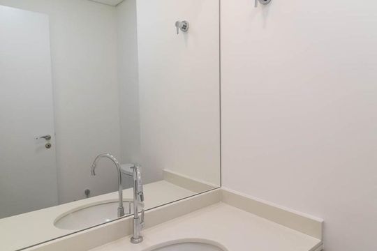 Lavabo de apartamento para alugar com 1 quarto, 70m² em Sumarezinho, São Paulo