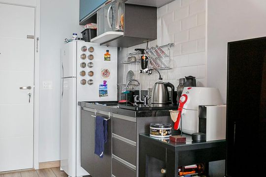Cozinha de kitnet/studio à venda com 1 quarto, 31m² em Sumarezinho, São Paulo