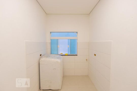 Cozinha de apartamento para alugar com 1 quarto, 15m² em Vila Canero, São Paulo