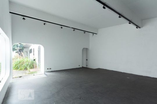 Casa para alugar com 4 quartos, 500m² em Vila Olímpia, São Paulo