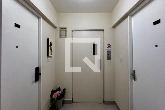 Hall Apartamento de apartamento à venda com 3 quartos, 80m² em Santo Amaro, São Paulo