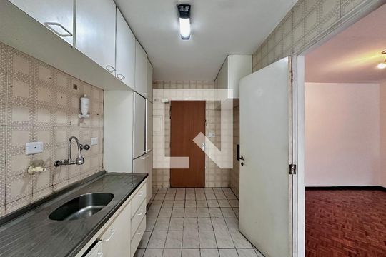 Cozinha de apartamento à venda com 3 quartos, 80m² em Santo Amaro, São Paulo