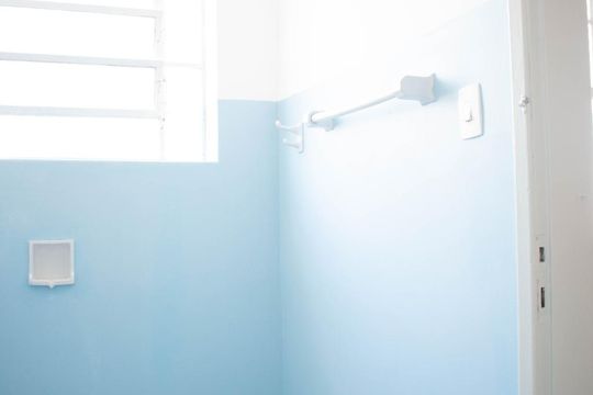 Banheiro de apartamento para alugar com 1 quarto, 60m² em Santana, Porto Alegre